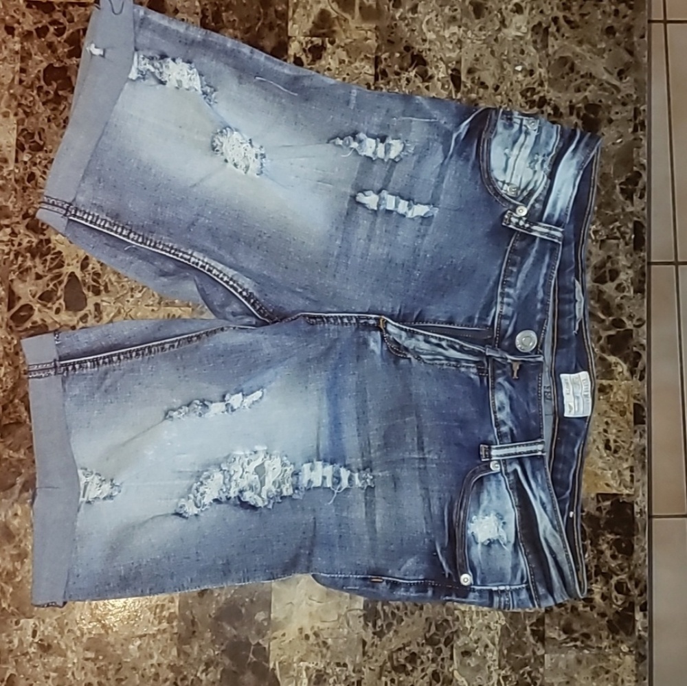 Capris - Picture 2 of 3